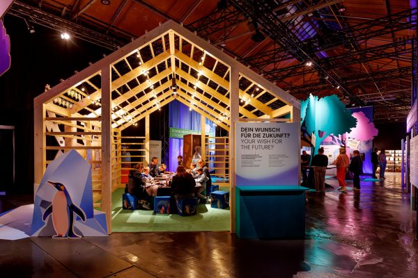 Act Now Raum der Polar Experience, in dem Besucher:innen Klimaschutz entdecken und selbst aktiv werden